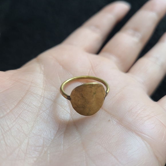 Gold conch ring - Picture 3 of 4